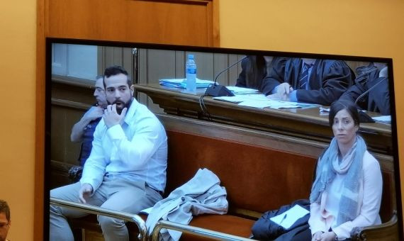 Albert López y Rosa Peral, el primer día de juicio / EFE