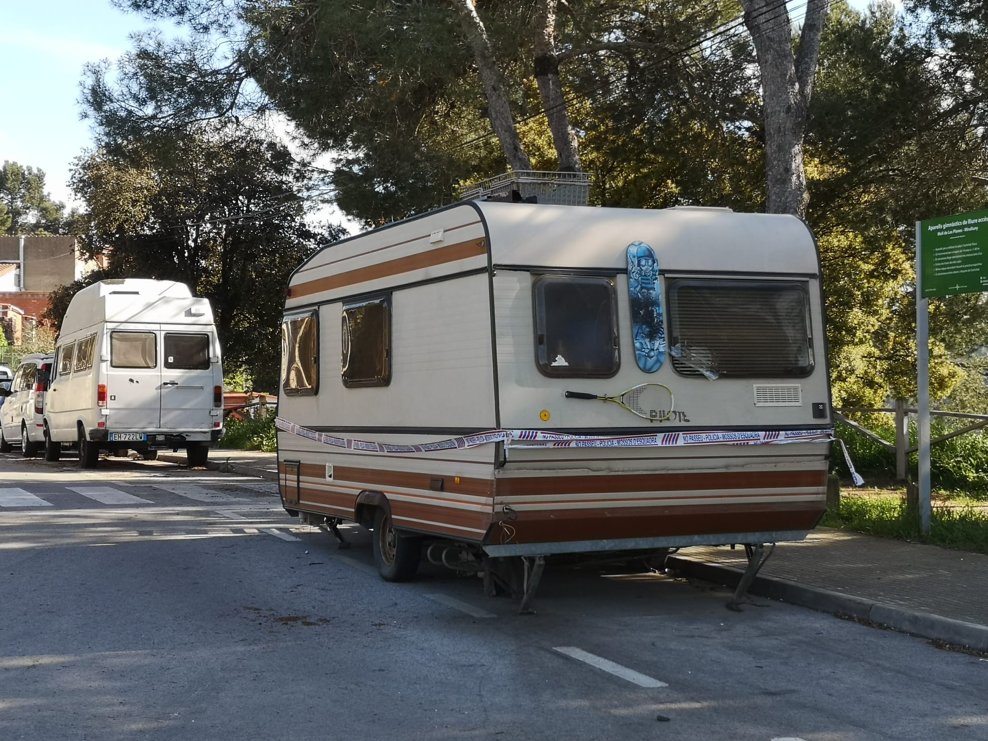 La caravana donde vivía el presunto asesino en Les Planes / G.A.