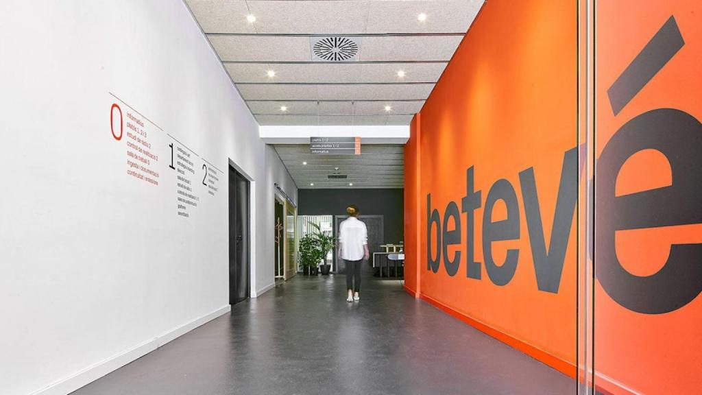 Interior de la sede de 'Betevè', la cadena municipal que depende ahora del Ayuntamiento que encabeza Ada Colau / BETEVÉ