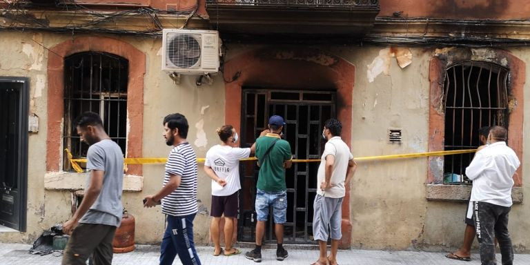 El piso incendiado en la calle Grau i Torras de Barcelona / METRÓPOLI ABIERTA