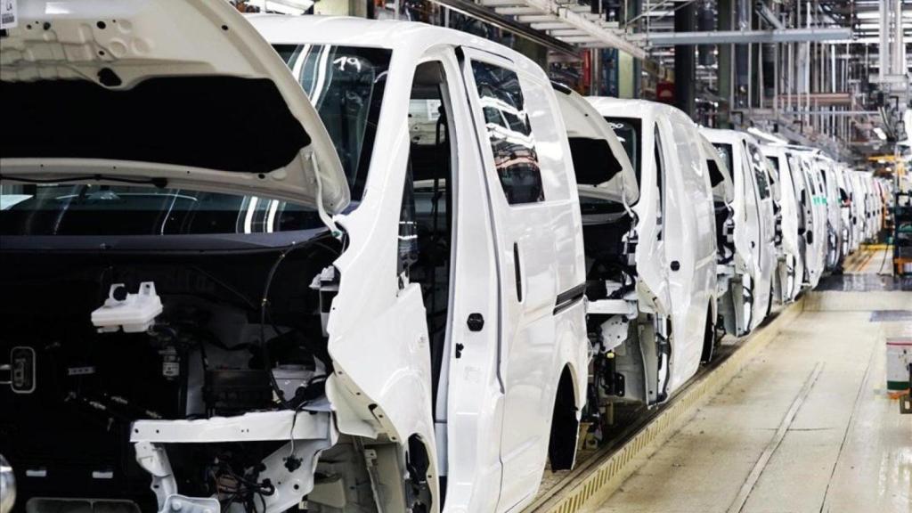 Línea de montaje en la planta de Nissan en la Zona Franca de Barcelona / EUROPA PRESS