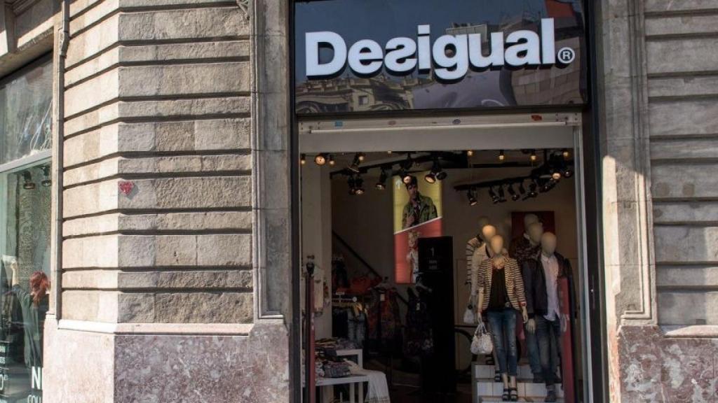Tienda de Desigual en el Paseo de Gràcia / MA