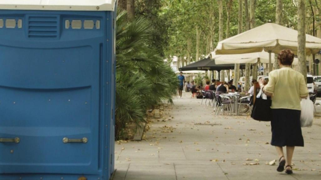 Un lavabo público en una calle de Ciutat Vella / AYUNTAMIENTO DE BARCELONA