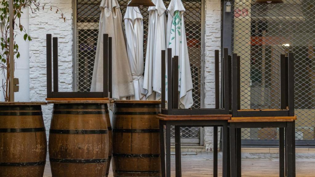 La Generalitat restringe la entrada y salida de personas de Cataluña, excepto para desplazamientos justificados, y en cuanto a la movilidad interna queda limitada la entrada y salida de personas