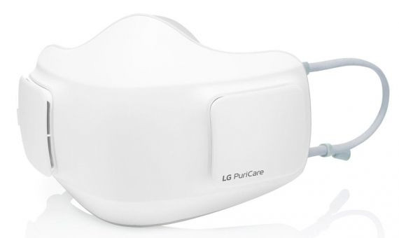 Mascarilla electrónica que purifica el aire en una imagen comercial / LG