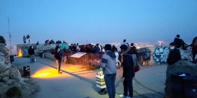 Lateros en los búnkeres del Carmel / MA - JORDI SUBIRANA