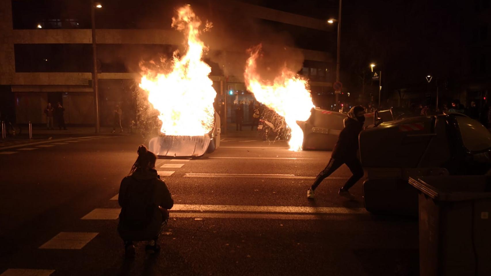 Disturbios tras el encarcelamiento de Pablo Hasél en Barcelona / GUILLEM ANDRÉS