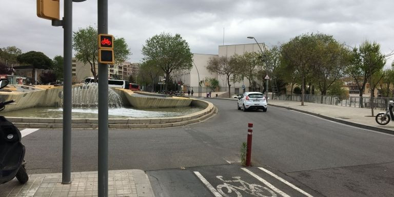 Final del carril bici en la calle Camèlies / RP