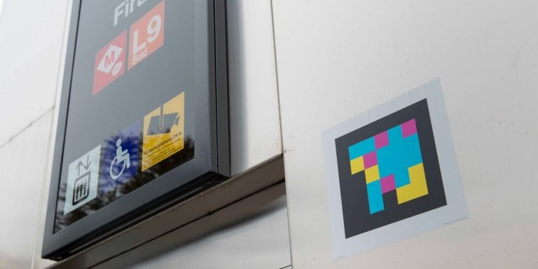 Etiquetas inteligentes o ddTags en una estación de metro / TMB