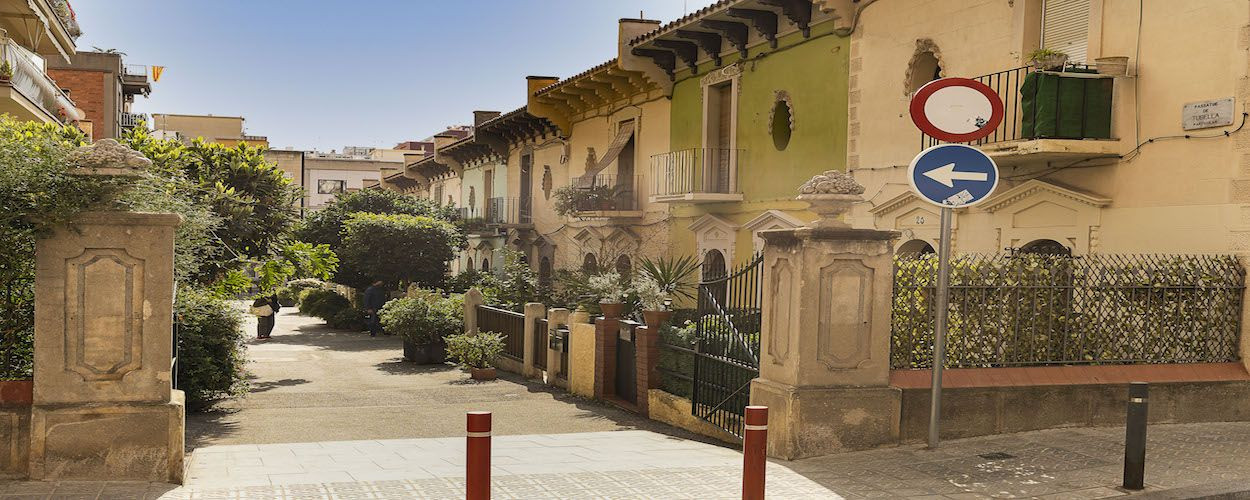 Pasaje Tubella, una calle con acento británico en Les Corts / INMA SANTOS