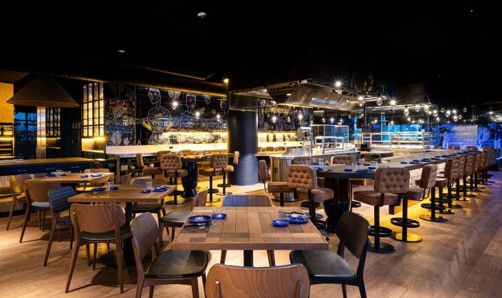 Interior del restaurante La Barra de Carles Abellán 