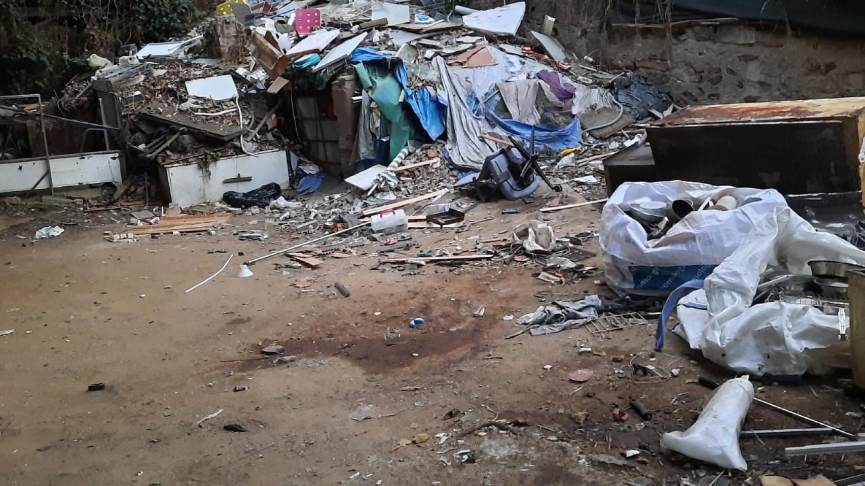 Interior de la finca okupada en Vallcarca / CEDIDA