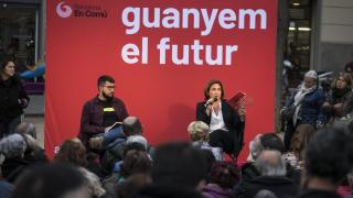 El nuevo concejal del Eixample, Pau González, junto a la alcaldesa de Barcelona, Ada Colau / BEC