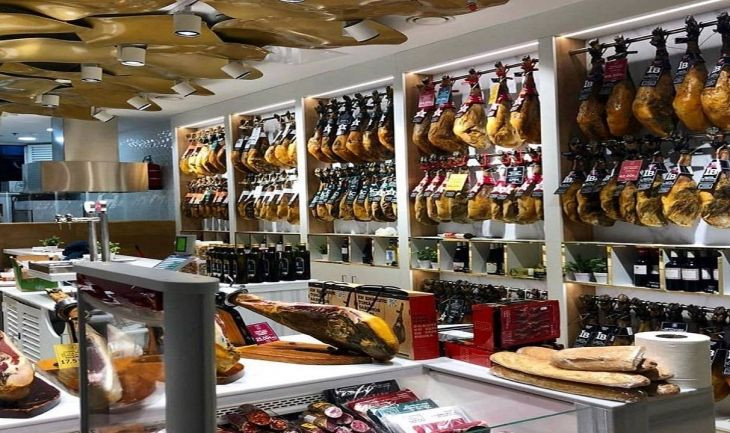 Interior de un comercio de Enrique Tomás