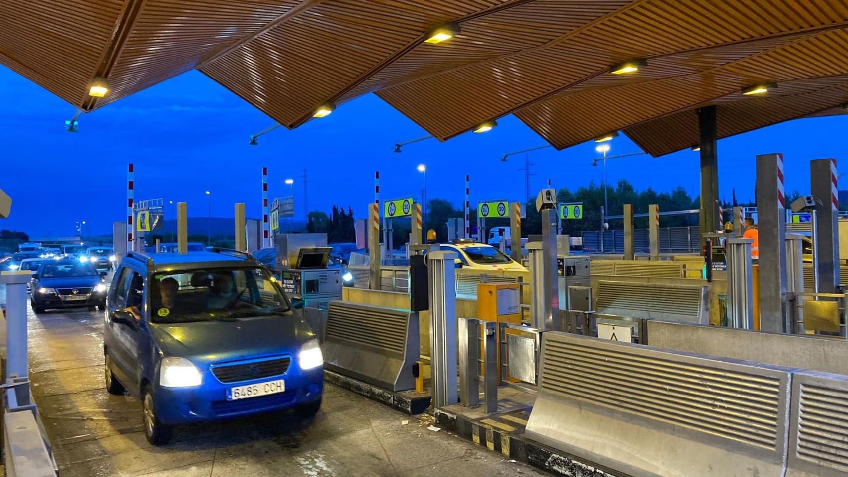 Levantamiento de barreras en el peaje de la AP-7 en La Roca del Vallès (Barcelona) / EUROPA PRESS