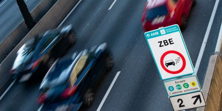 Cartel indicador de la Zona de Bajas Emisiones / EFE