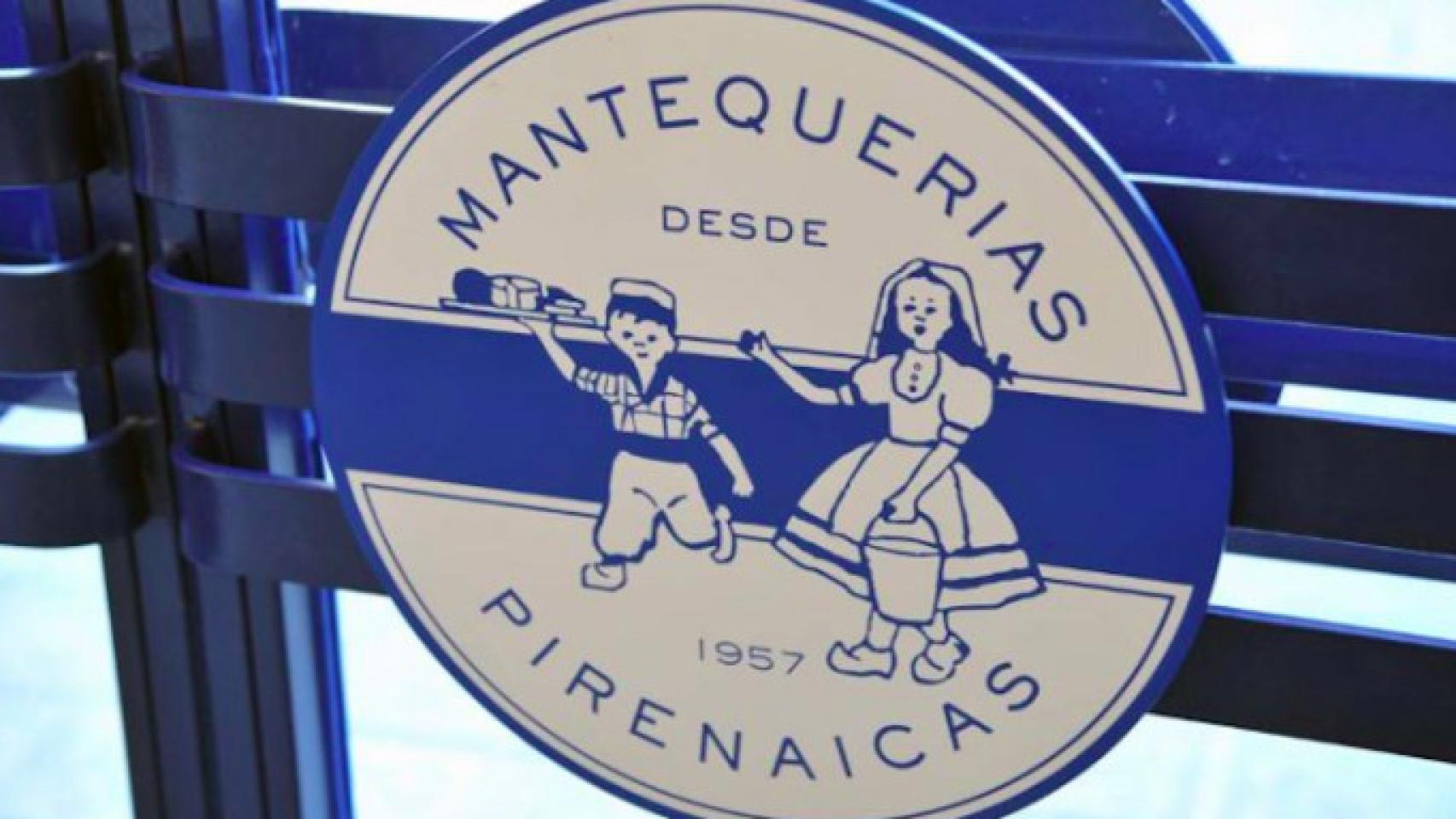 Tirador de la puerta de Mantequerías Pirenaicas con el logo del establecimiento / CEDIDA