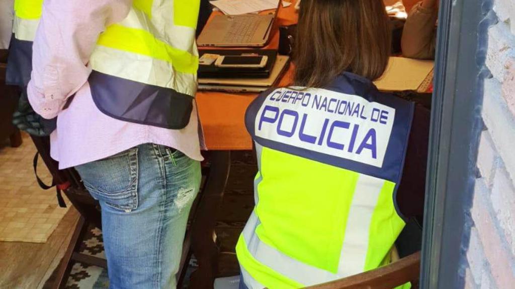 Policía Nacional investigando sobre el pederasta arrestado en Barcelona