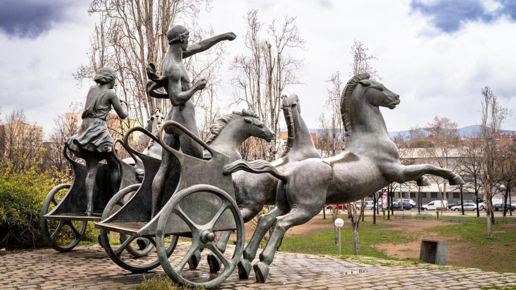Los Aurigas sin látigo de Gargallo ubicados en el parque de Can Dragó / INMA SANTOS