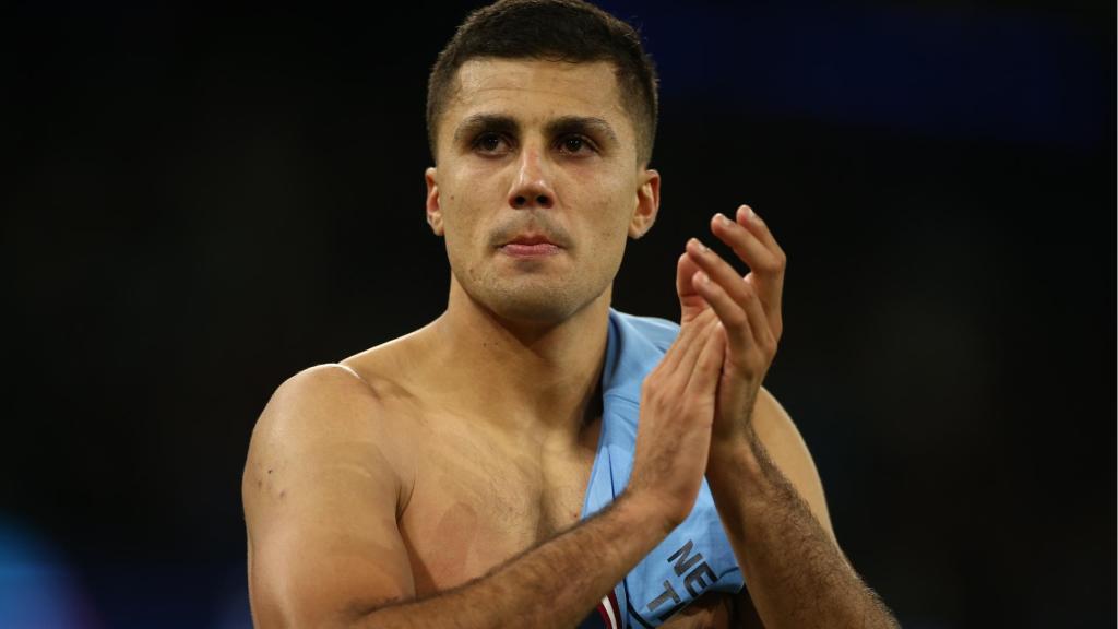 Rodri aplaudeix a l'Etihad Stadium després d'eliminar el Reial Madrid