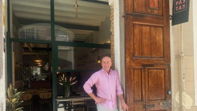 Jérôme Ibanez, cofundador de Pastan, en el local de Gràcia