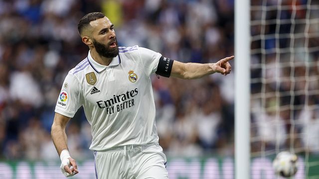 Benzema festeja su gol anotado en el triunfo del Real Madrid contra el Rayo / EFE