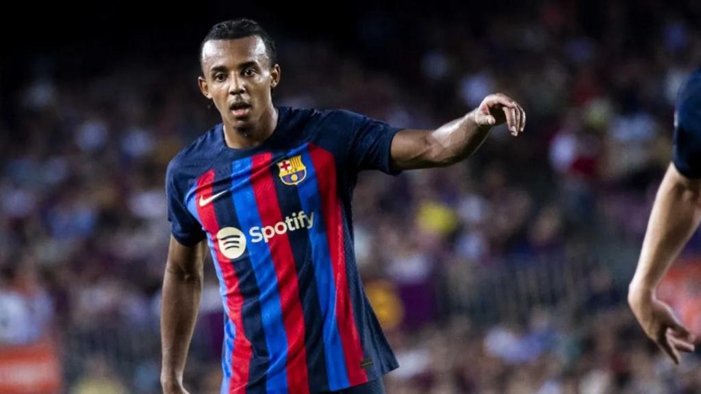 Jules Koundé, durant el seu debut oficial amb el Barça / FCB