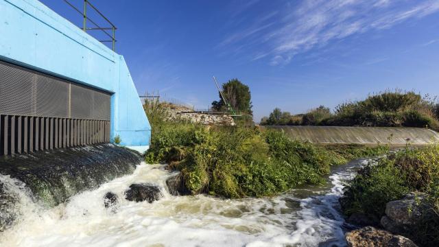 Punto del río Llobregat, a la altura de Molins de Rei, donde se aporta agua regenerada