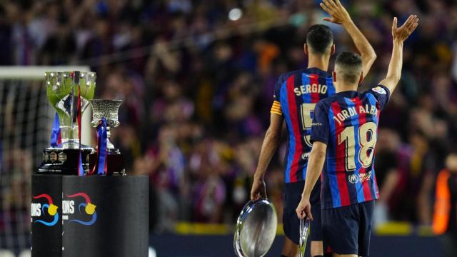 Busquets y Alba, como Iniesta, Xavi o Puyol: hay que saber salir del Barça / EFE