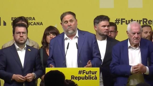 El 'president' de la Generalitat, Pere Aragonès, el presidente de ERC, Oriol Junqueras, y los candidatos a las alcaldías de Santa Coloma y Barcelona, Gabriel Rufián y Ernest Maragall
