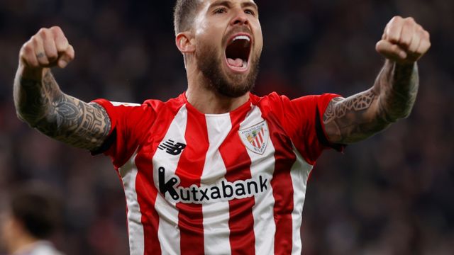 Iñigo MArtínez celebra un gol con el Athletic