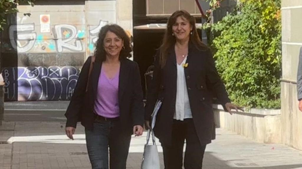 La alcaldesa de Vic, Anna Erra, y la presidenta de Junts Laura Borràs