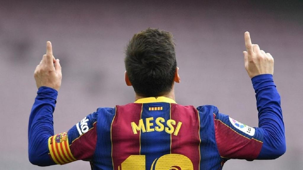 La icónica celebración de Leo Messi al marcar un gol, con los dedos señalando al cielo, en memoria de su abuela Celia