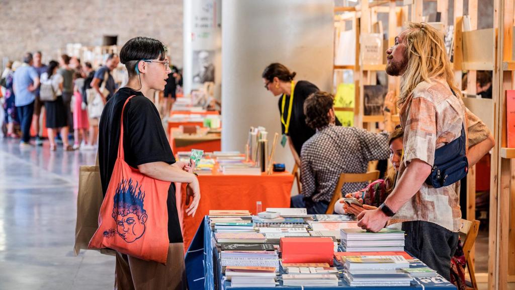 Grandes sellos editoriales y proyectos emergentes se dan cita en esta feria especializada en libros de artista