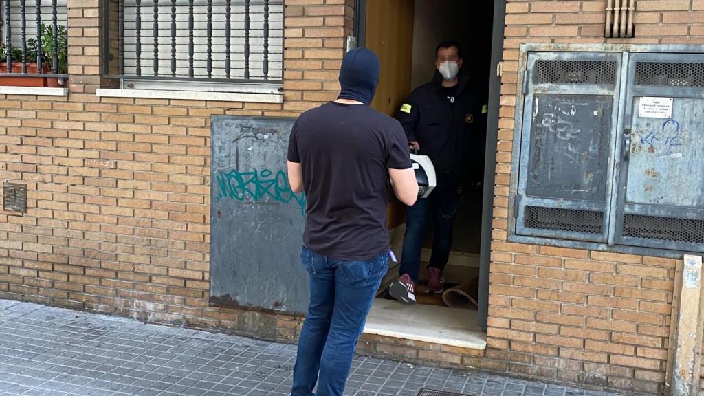 Registro de la vivenda de Ricardo Mateo, líder de Casuals, durante las diligencias de la 'operación Hydra'