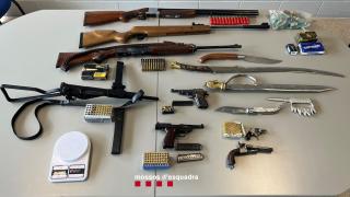 Armas halladas en el domicilio de la pareja detenida en Vilafant