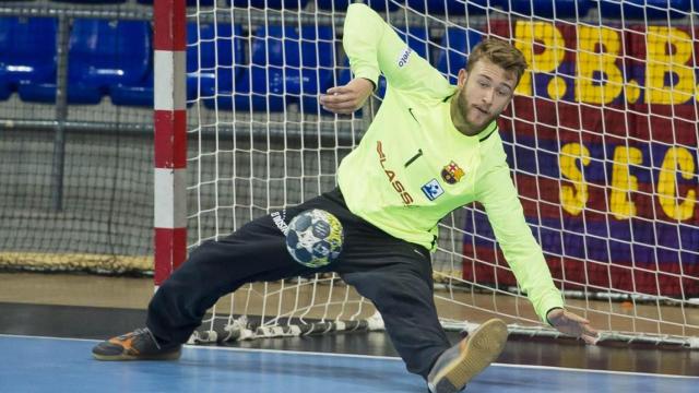 Gonzalo Pérez de Vargas en una acción con el Barça de balonmano