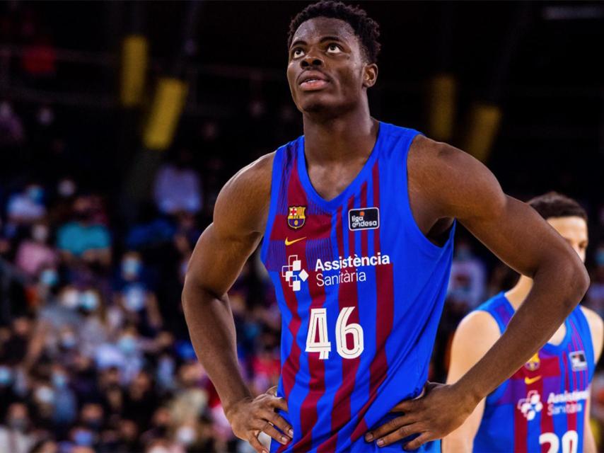 James Nnaji, durante un partido de esta temporada con el Barça / REDES