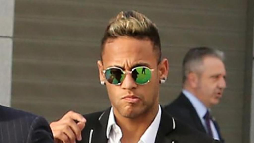 Neymar y su padre entran en el juzgado para el 'caso Neymar 1'