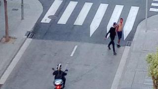 Un joven apuñalado frente al local okupado de la calle Pablo Picasso de Mataró