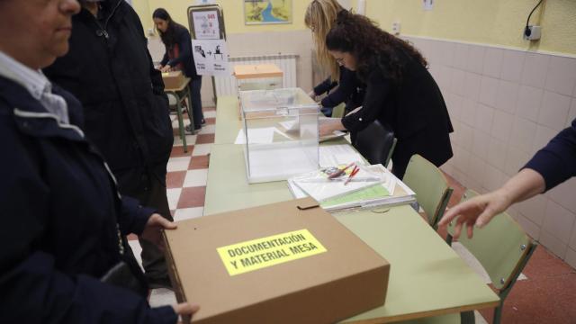 Miembros de una mesa electoral