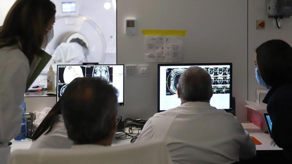 Médicos monitorizan un tratamiento en Can Ruti