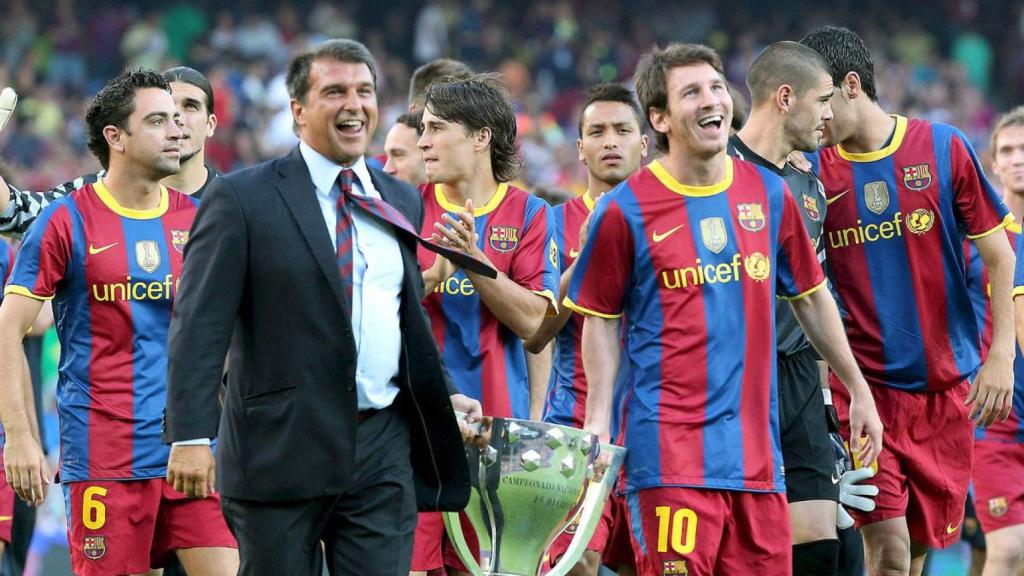 Joan Laporta y Leo Messi festejan el título de Liga de 2009