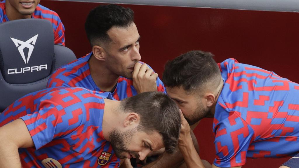 gerard-pique-sergio-busquets-jordi-alba-banquillo-barca