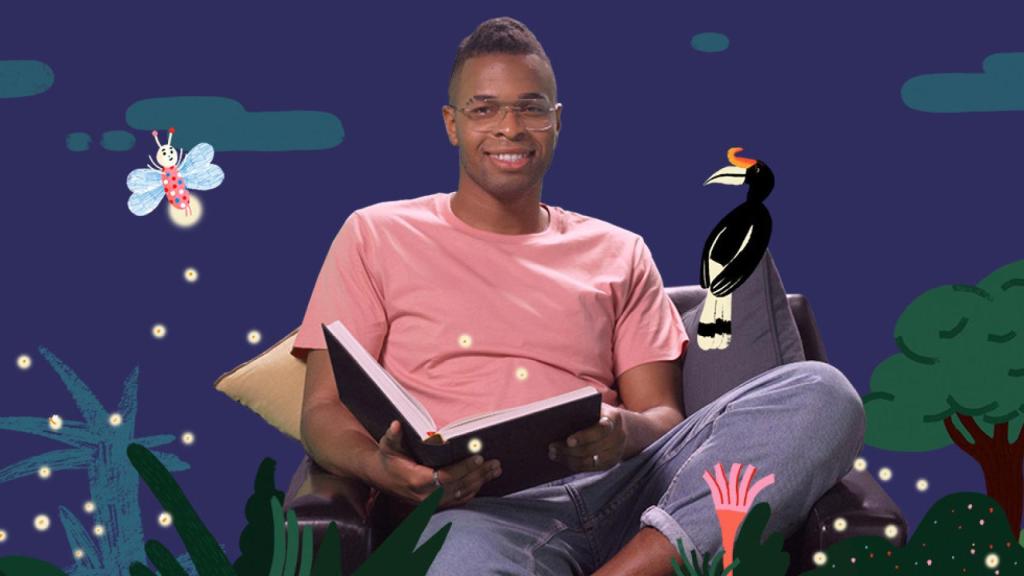 Famous Oberogo, con uno de los cuentos a los que ha puesto voz