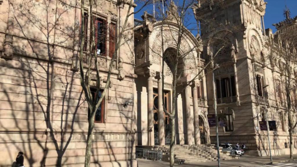 Fachada de la Audiencia Provincial de Barcelona