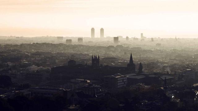Contaminación ambiental en Barcelona en una imagen de archivo