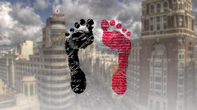 Imagen a partir de la portada del libro de Aitor Romero, 'El arte de escribir de pie', con Madrid y Barcelona de fondo