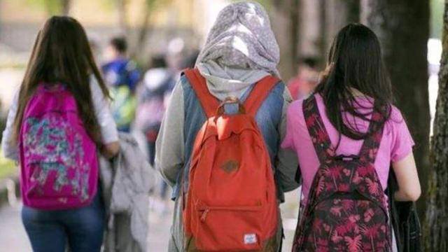 Jóvenes inmigrantes en las calles de Barcelona