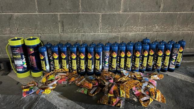 Botes de óxido nitroso incautados por la Guardia Urbana de Barcelona en un operativo anterior